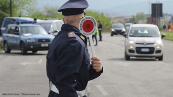 Blocco della Polizia con auto